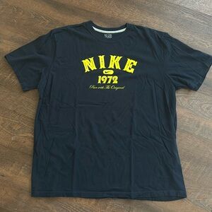 Men’s Nike 1972 Logo Short Sleeve Black Tee Size XXL